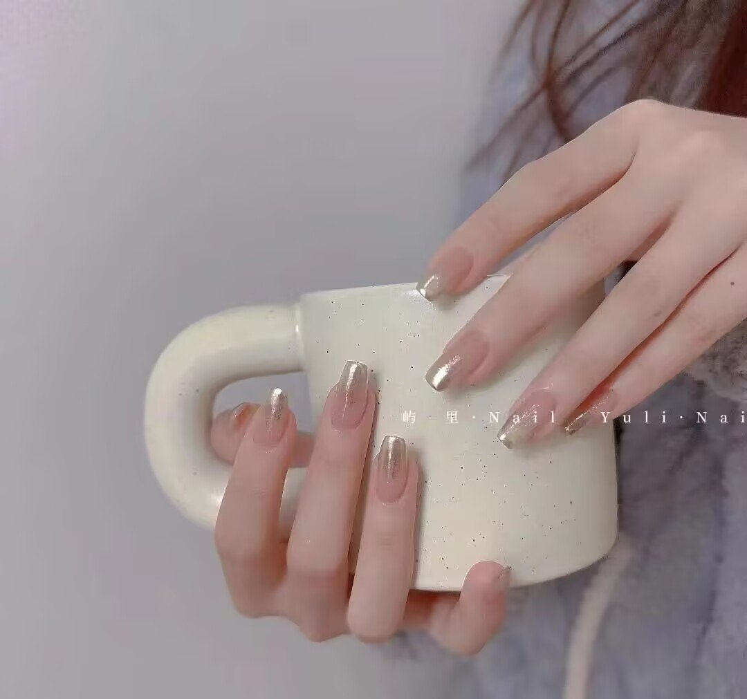 2025 short nail trends