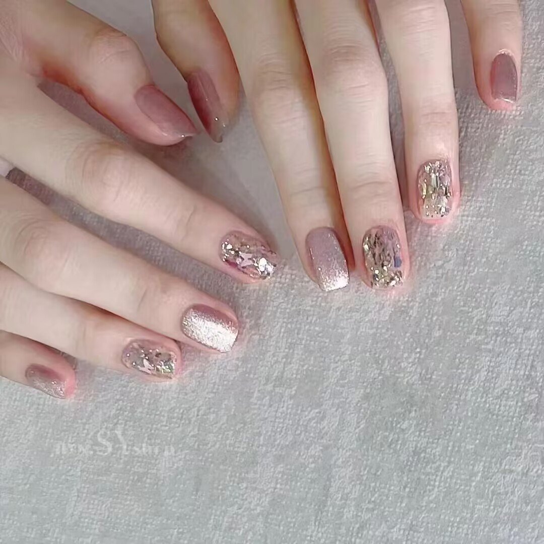2025 short nail trends