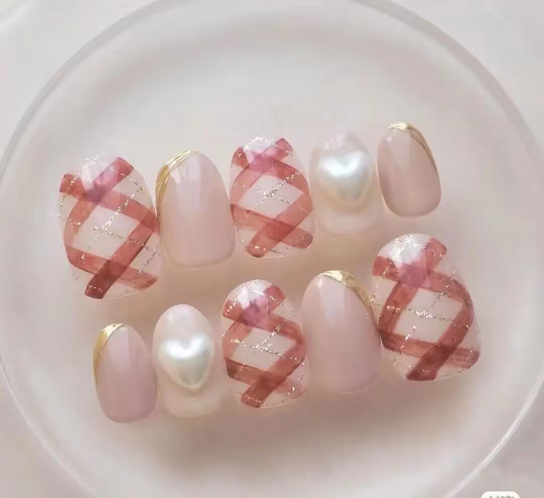 2025 short nail trends