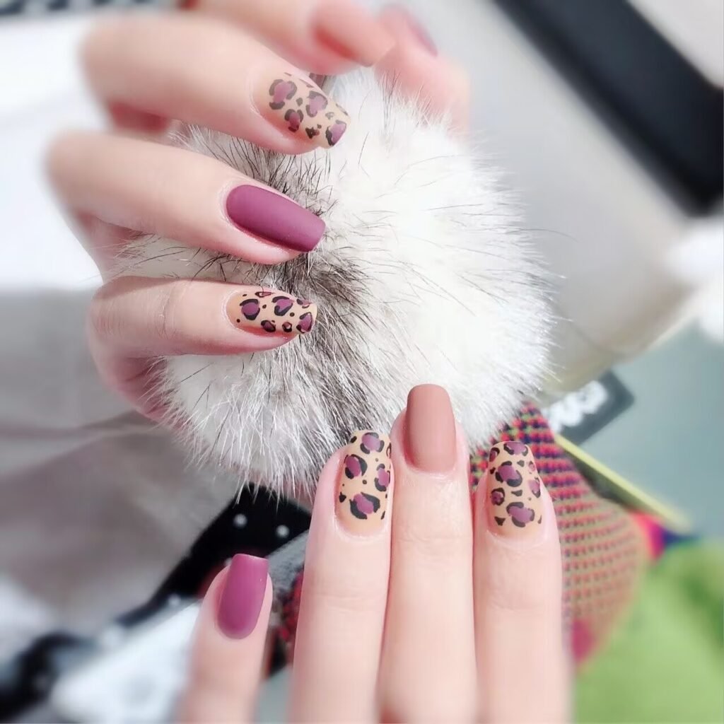 360° Nail Gallery 18 360° Nail Gallery: A Mesmerizing Art Gallery