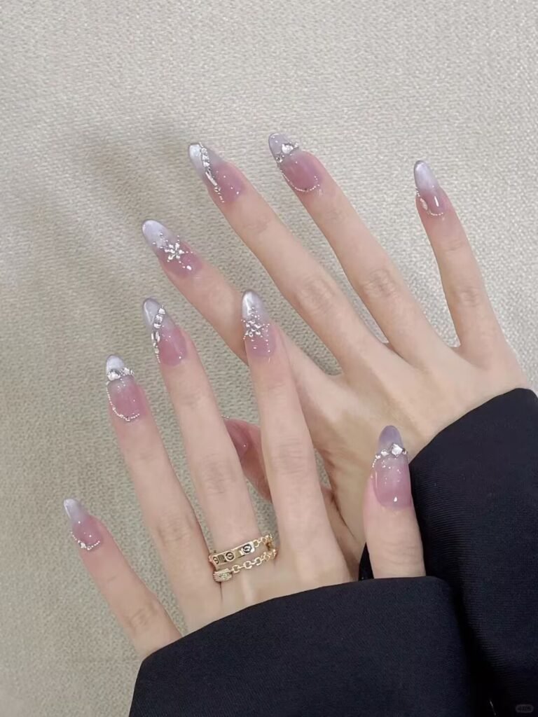 360° Nail Gallery 50 Nail Gallery: The standard for rich girls