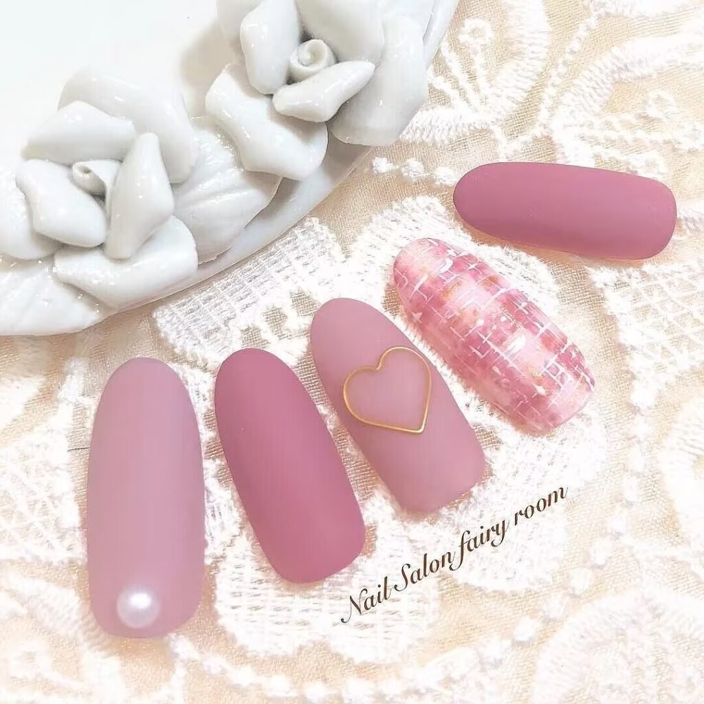 360° Nail Gallery 16 360° Nail Gallery: A Mesmerizing Art Gallery