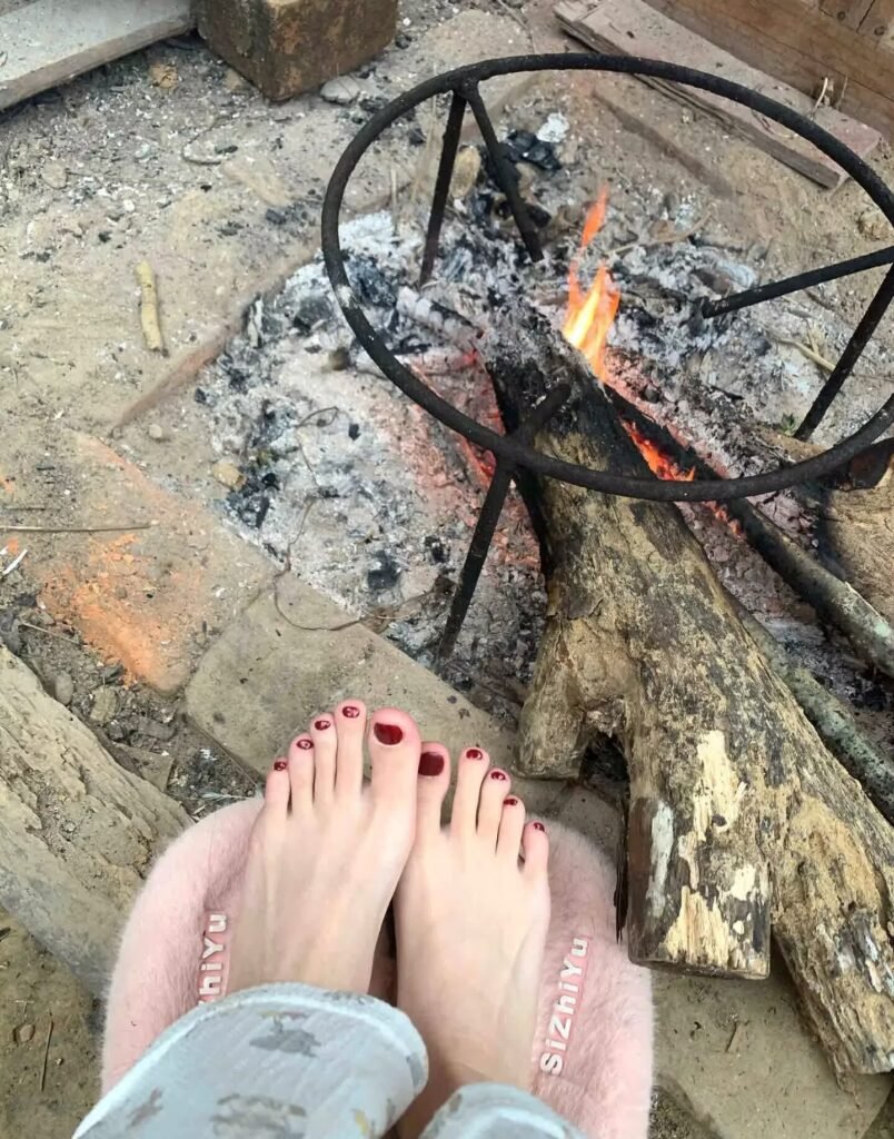 "minimalist white french toe nails with sandals 2025"
