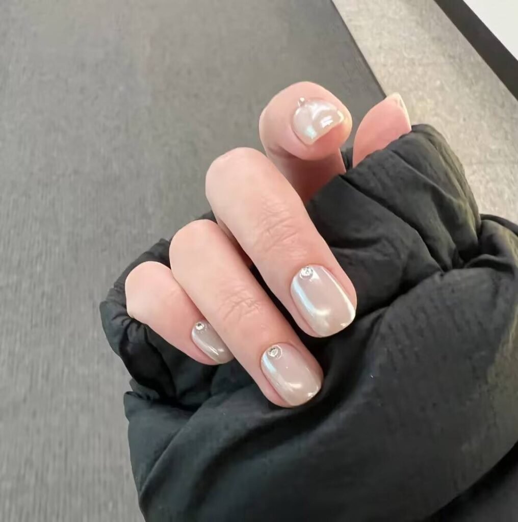 2025 Airy Nail Trends: Translucent gel collides with minimalism, showing a breathable gradient design.