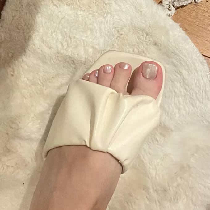 2025 Toenail Art Trends: Neon ombre, geometric lines, 3D accents, and eco gel polish merge tech and creativity. #ToenailArt2025 #FutureNailDesign
