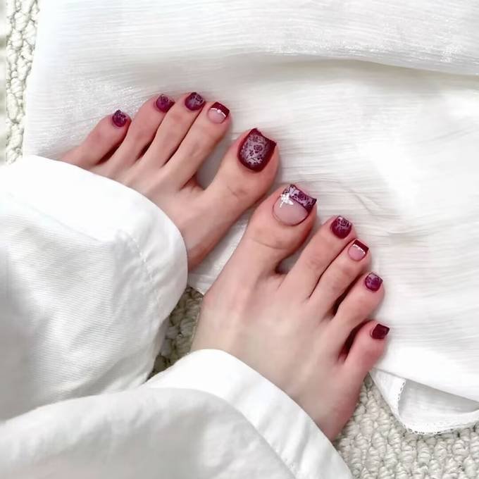 2025 Toenail Art Trends: Neon ombre, geometric lines, 3D accents, and eco gel polish merge tech and creativity. #ToenailArt2025 #FutureNailDesign