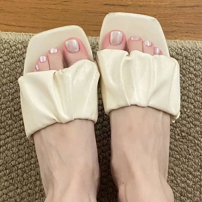 2025 Toenail Art Trends: Neon ombre, geometric lines, 3D accents, and eco gel polish merge tech and creativity. #ToenailArt2025 #FutureNailDesign