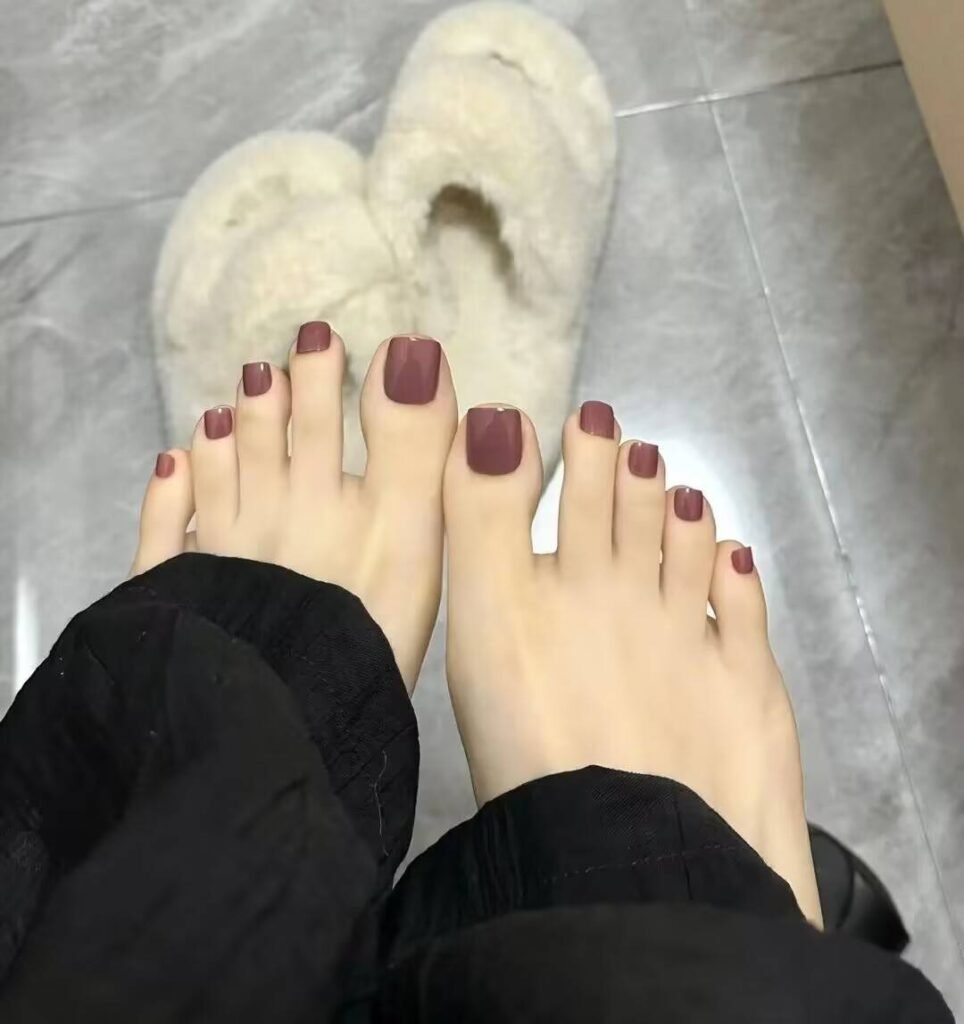 2025 Toenail Trends: Holographic effects, geometric nail art, metallic accents, eco-friendly polish, 3D textures, and LED-lit edges.
