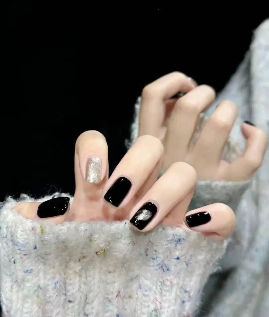 2025 nail trends short nails: Chic Short Nails with Minimalist Art, Neutral Tones & Metallic Accents. Perfect for Effortless Elegance! ✨ #ShortNails #NailTrends2025