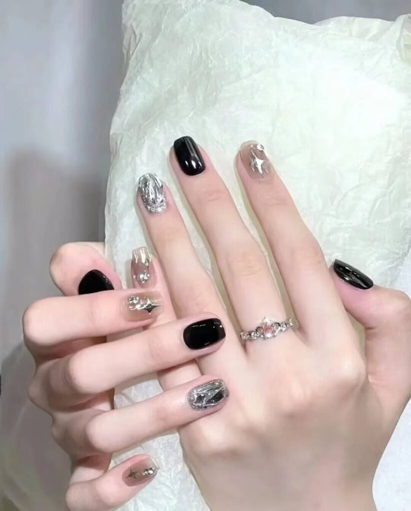 2025 nail trends short nails: Chic Short Nails with Minimalist Art, Neutral Tones & Metallic Accents. Perfect for Effortless Elegance! ✨ #ShortNails #NailTrends2025