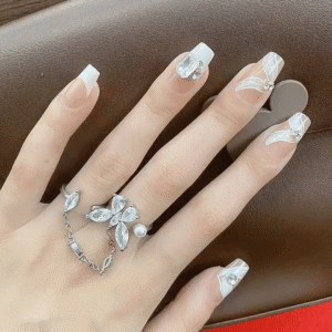 2025 Short Nail Trends: 6 Viral Designs to Slim & Whiten Fingers + Pro Tips 4 2025 short nail trends:Effortless Elegance for All Skin Tones