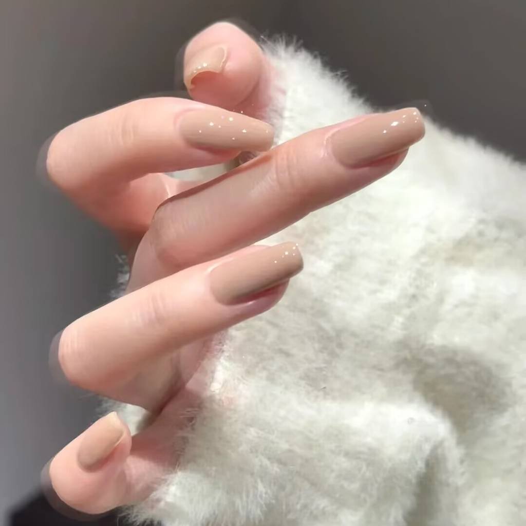 2025 short nails for fair skin: muted blush, pearlized chrome accents + square shapes. Lavender-gray French tips enhance pale complexions with cool undertones.