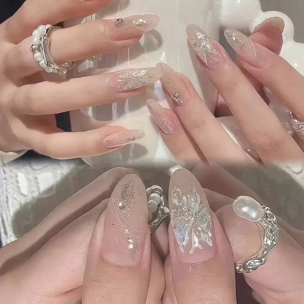 2025 short nails for fair skin: muted blush, pearlized chrome accents + square shapes. Lavender-gray French tips enhance pale complexions with cool undertones.