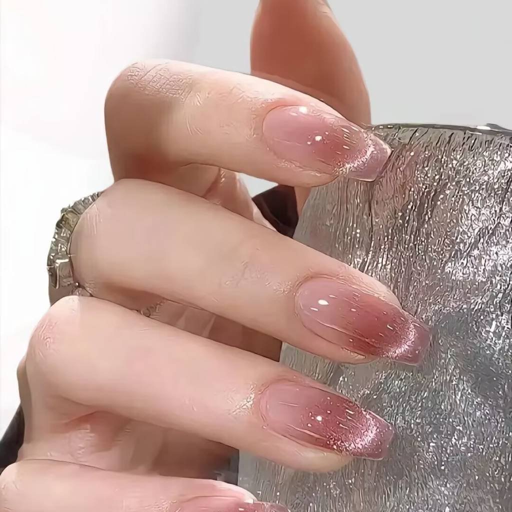 2025 short nails for fair skin: muted blush, pearlized chrome accents + square shapes. Lavender-gray French tips enhance pale complexions with cool undertones.