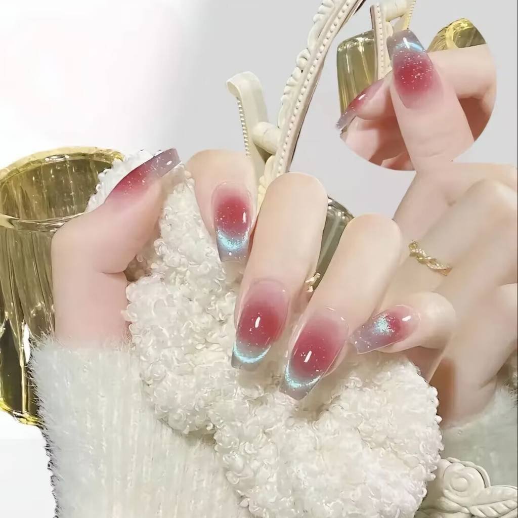 2025 short nails for fair skin: muted blush, pearlized chrome accents + square shapes. Lavender-gray French tips enhance pale complexions with cool undertones.