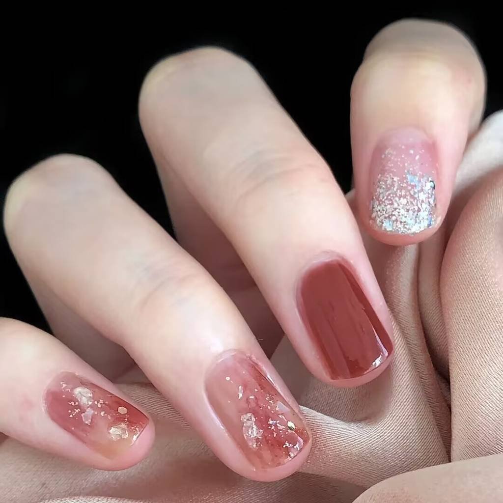 Transparent Nude Manicure: The Universal Office Essential