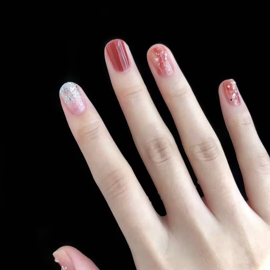 Transparent Nude Manicure: The Universal Office Essential