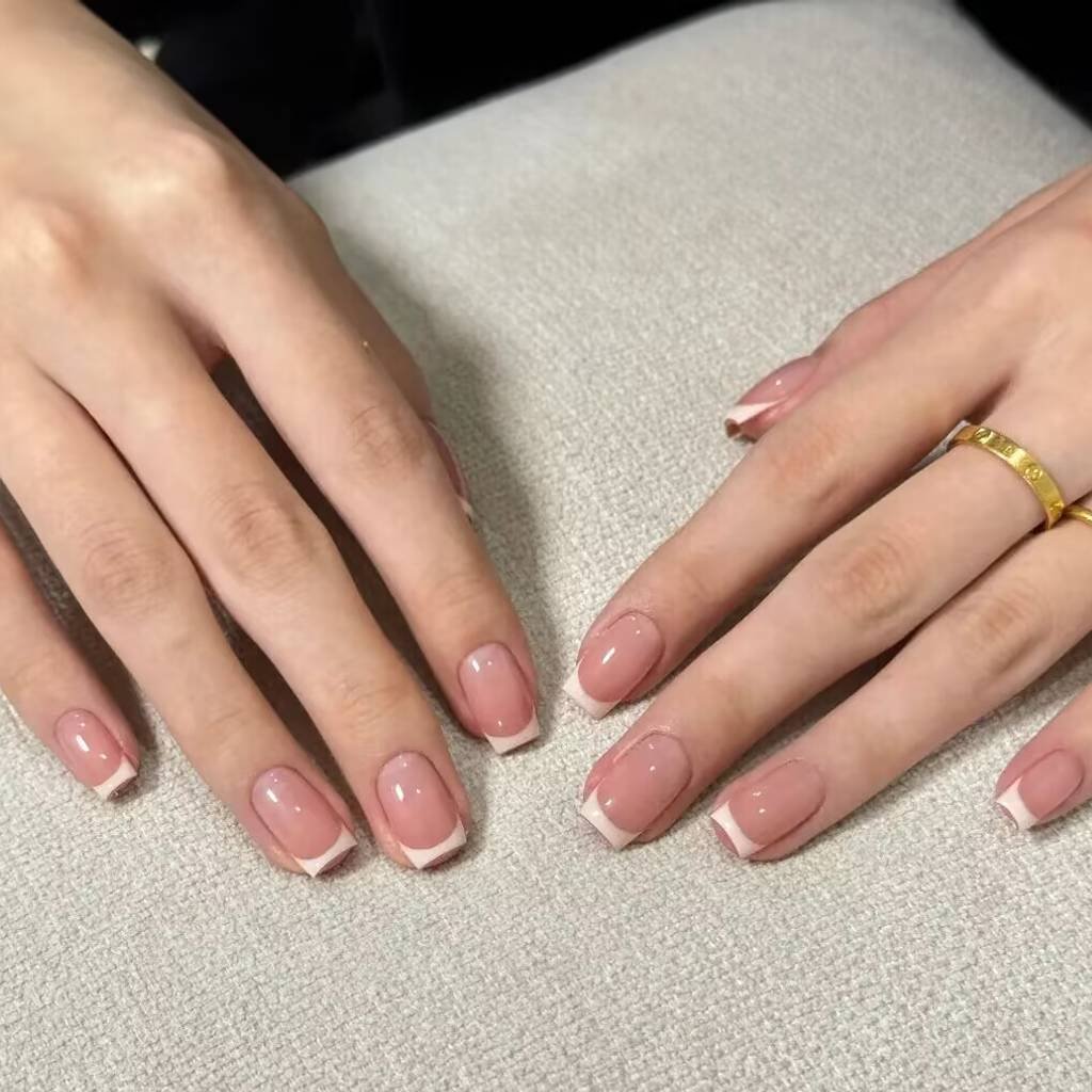 Transparent Nude Manicure: The Universal Office Essential