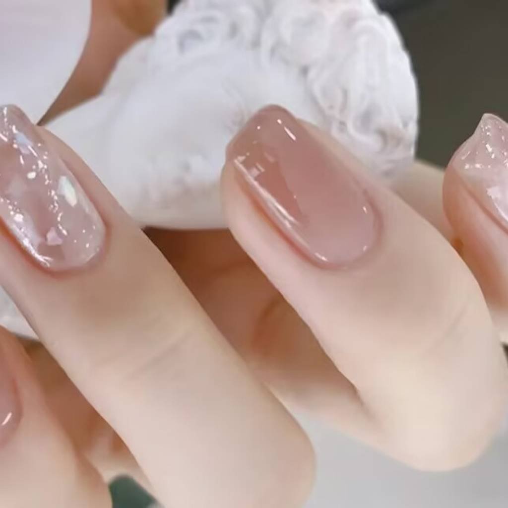 Transparent Nude Manicure: The Universal Office Essential
