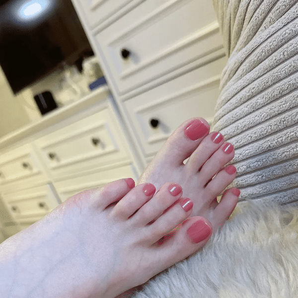 Diamond pedicure designs 2025：Understated Luxury 
 Diamond French Pedicure