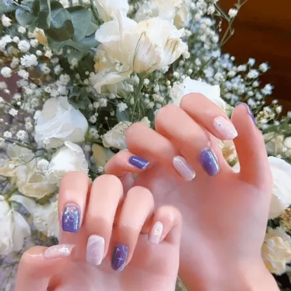 Dreamy Nail Designs 2025: Office-Approved & Hand-Whitening Styles from Seoul to NYC 8 "Dreamy Nail Designs 2025: pearlescent lavender nails with gold foil and minimalist line art, inspired by Seoul trends"