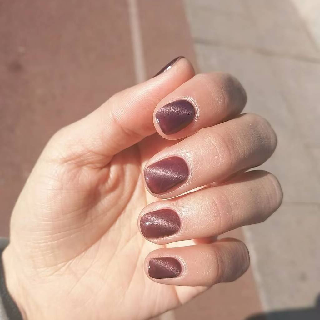 Summer nail trends for fair skin:Jelly cream nails on fair skin - natural sunlight swatch
