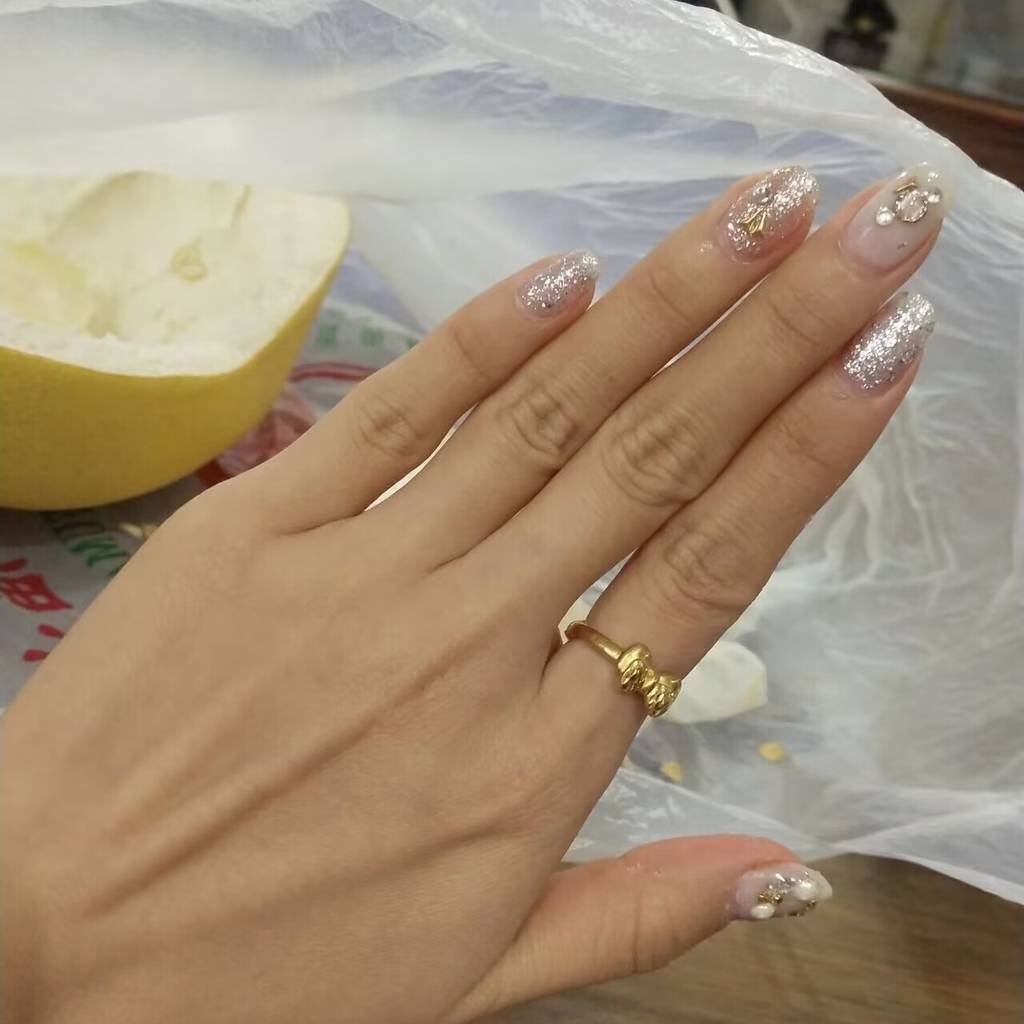 Summer nail trends for fair skin:Jelly cream nails on fair skin - natural sunlight swatch