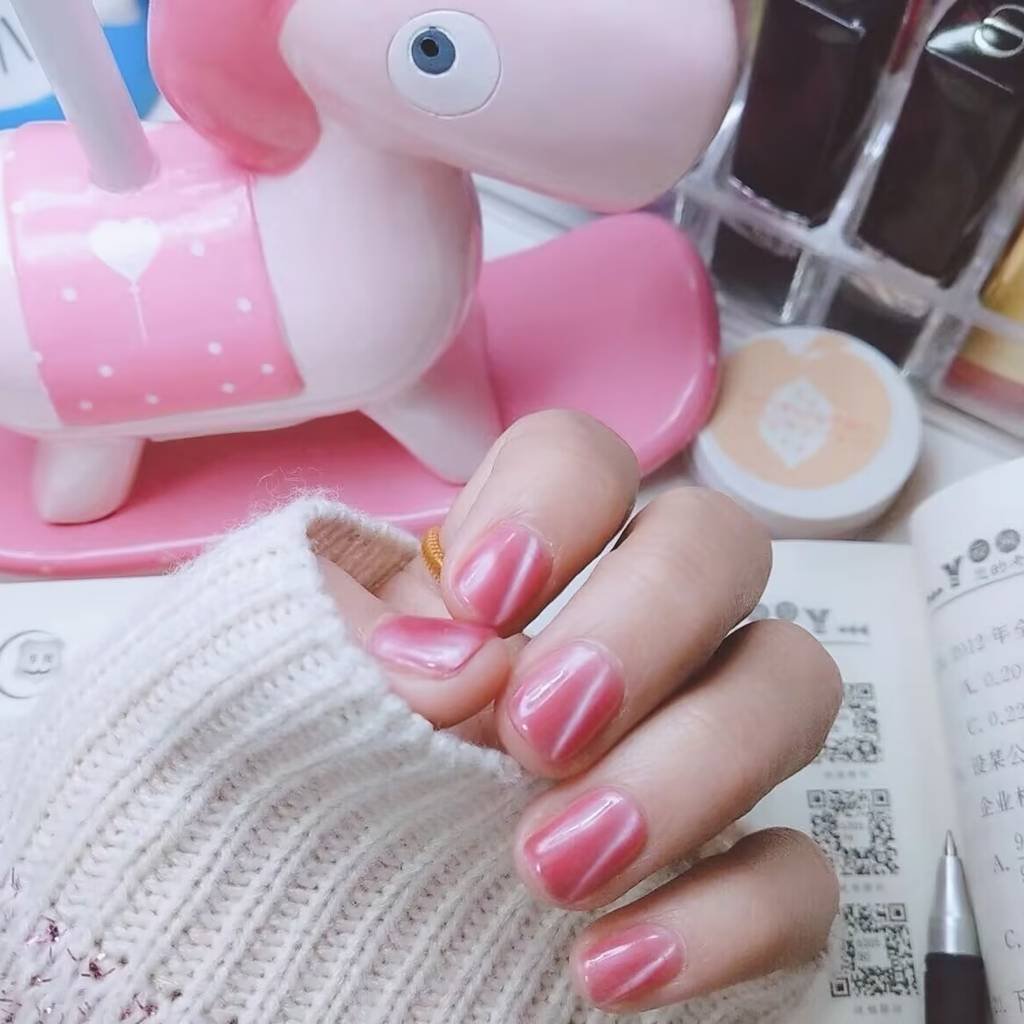 Summer nail trends for fair skin:Jelly cream nails on fair skin - natural sunlight swatch