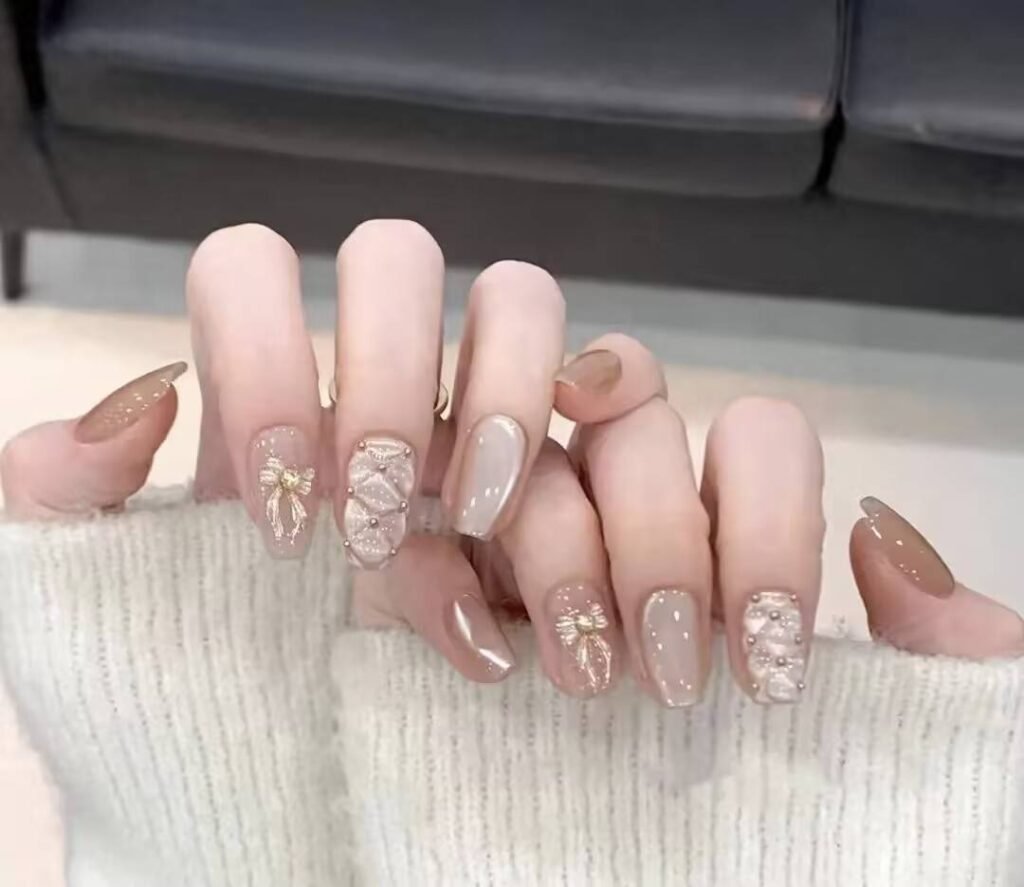 Alt: AI-Powered Nail Style Finder app interface suggesting personalized manicure designs.