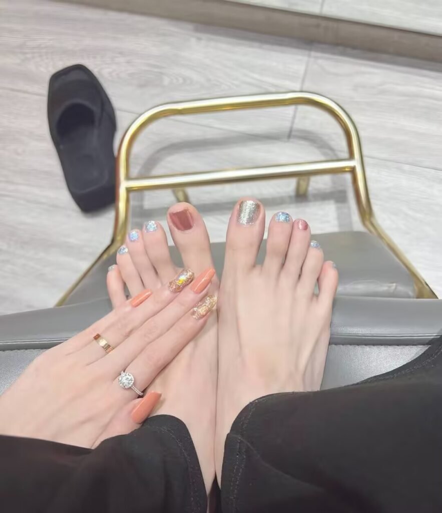 Short luxury pedicure nail art designs