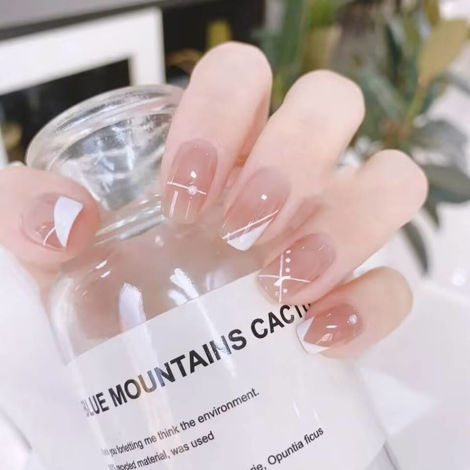 Beginner-Friendly Trending Short Nail Designs