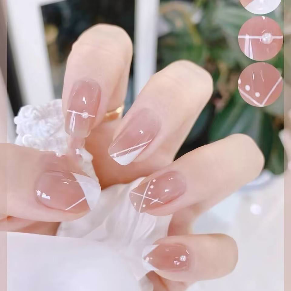 Beginner-Friendly Trending Short Nail Designs