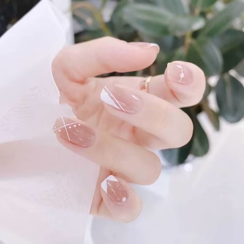 Beginner-Friendly Trending Short Nail Designs